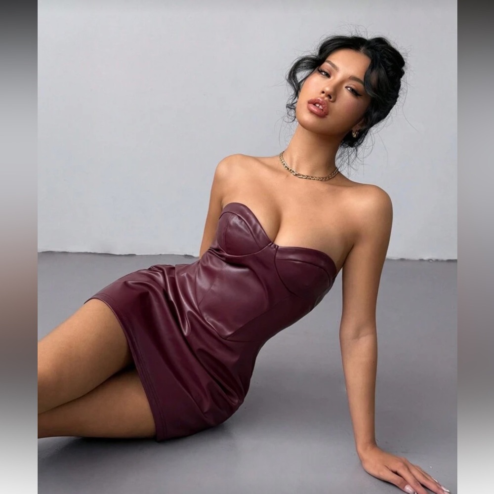 SHEIN Burgundy Strapless Mini Dress